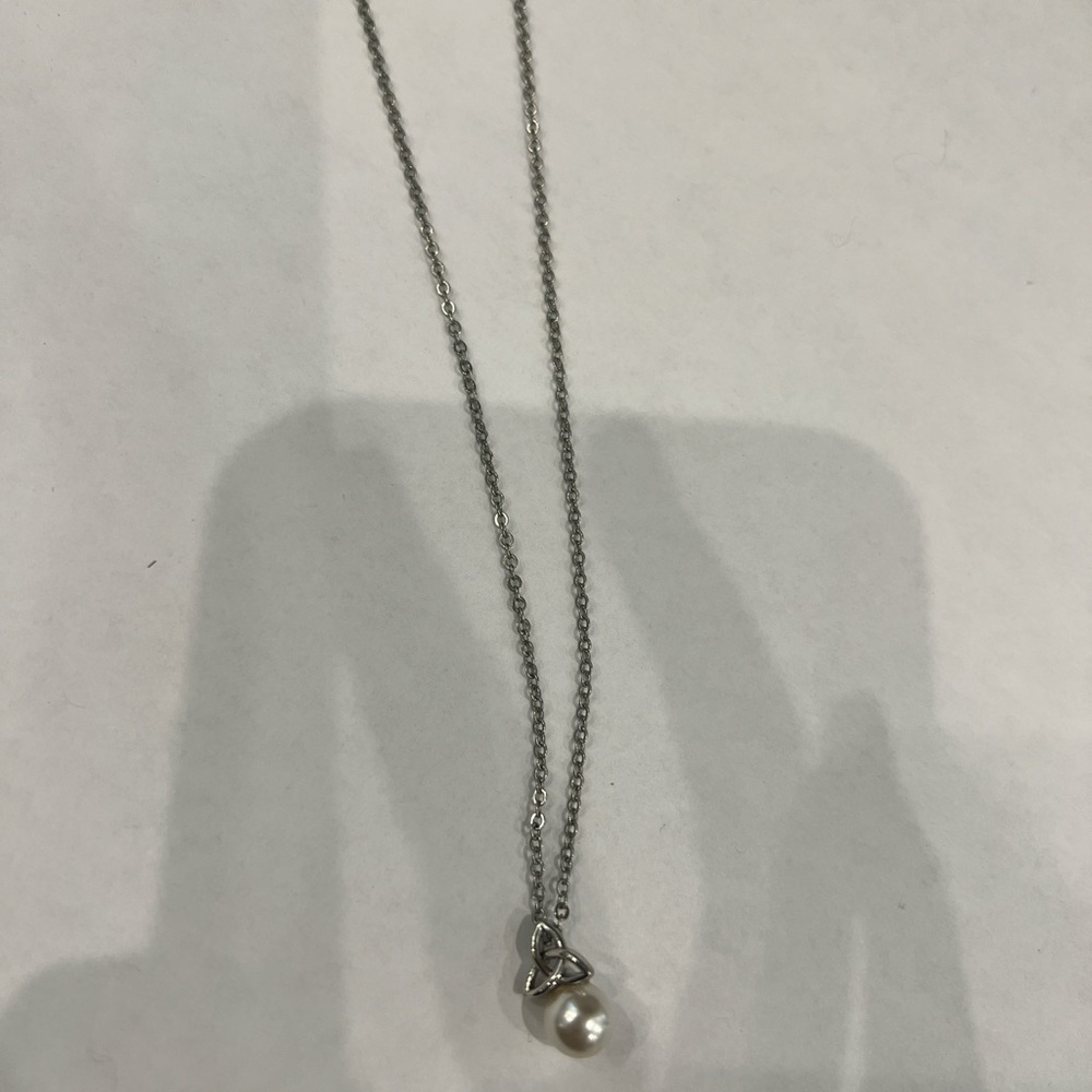 Silver Pearl Celtic knot Pendant Necklace